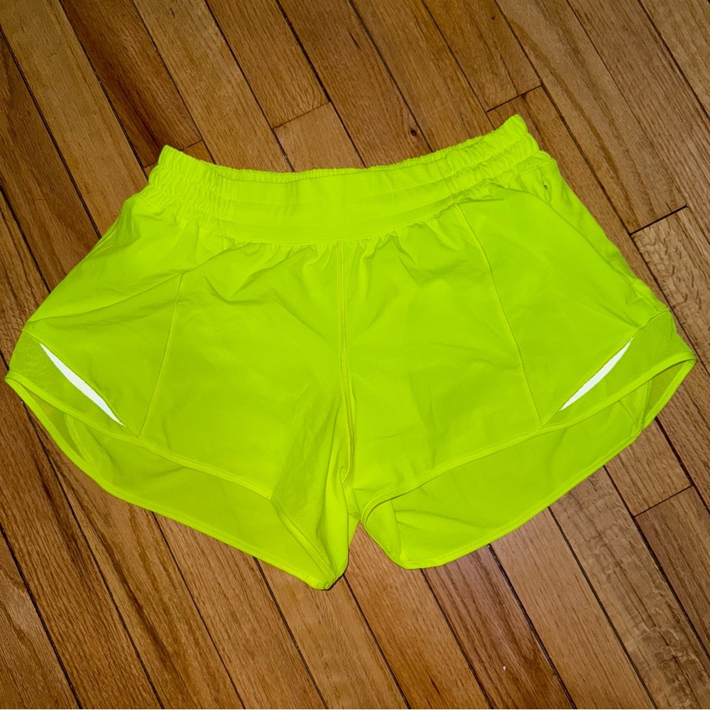 NWOT Hotty Hot Low-rise Lined Shorts 4” Size 8